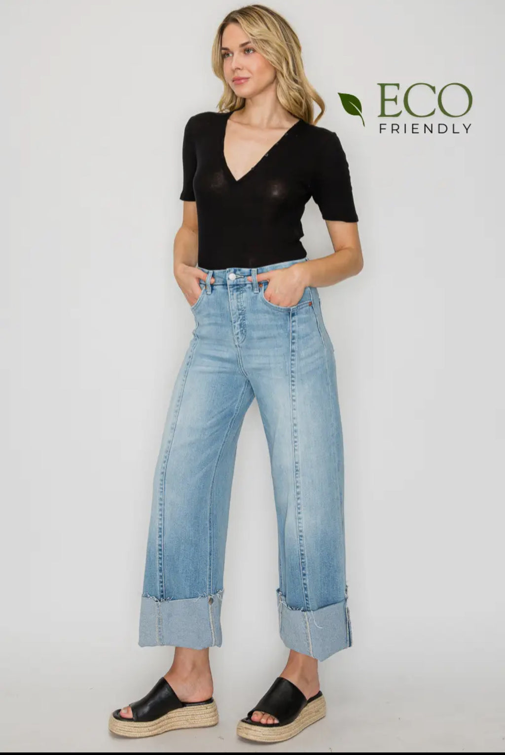 Front detail mid rise wide leg